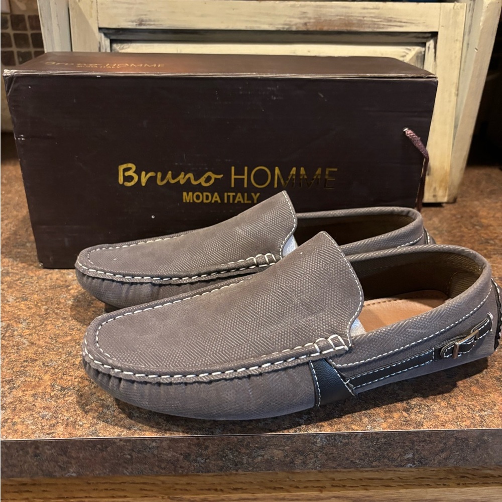 NWT  Loafers for Men